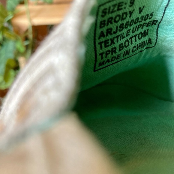 Roxy Gray/White Canvas Slip on Sneakers Shoes Size 9 - Picture 3 of 3